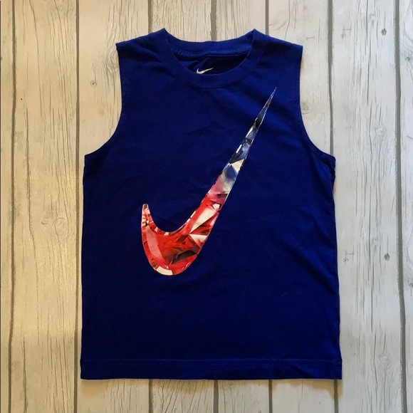 Nike Boys Tee Size 7 (6-7YRS) - Picture 1 of 4